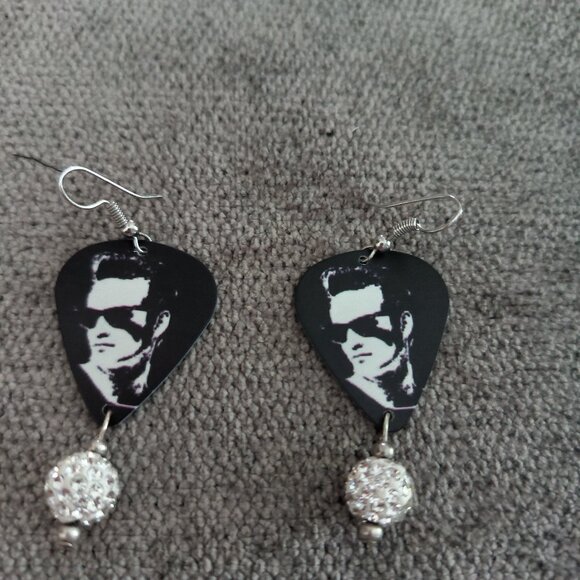 Women's LUKE PERRY GUITAR PICK NECKLACE - EARRINGS SET - Picture 2 of 2